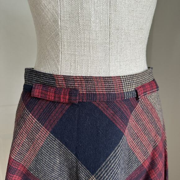 SOLD 1970’s Vintage A-line Wool blend Plaid Skirt - Picture 3 of 7